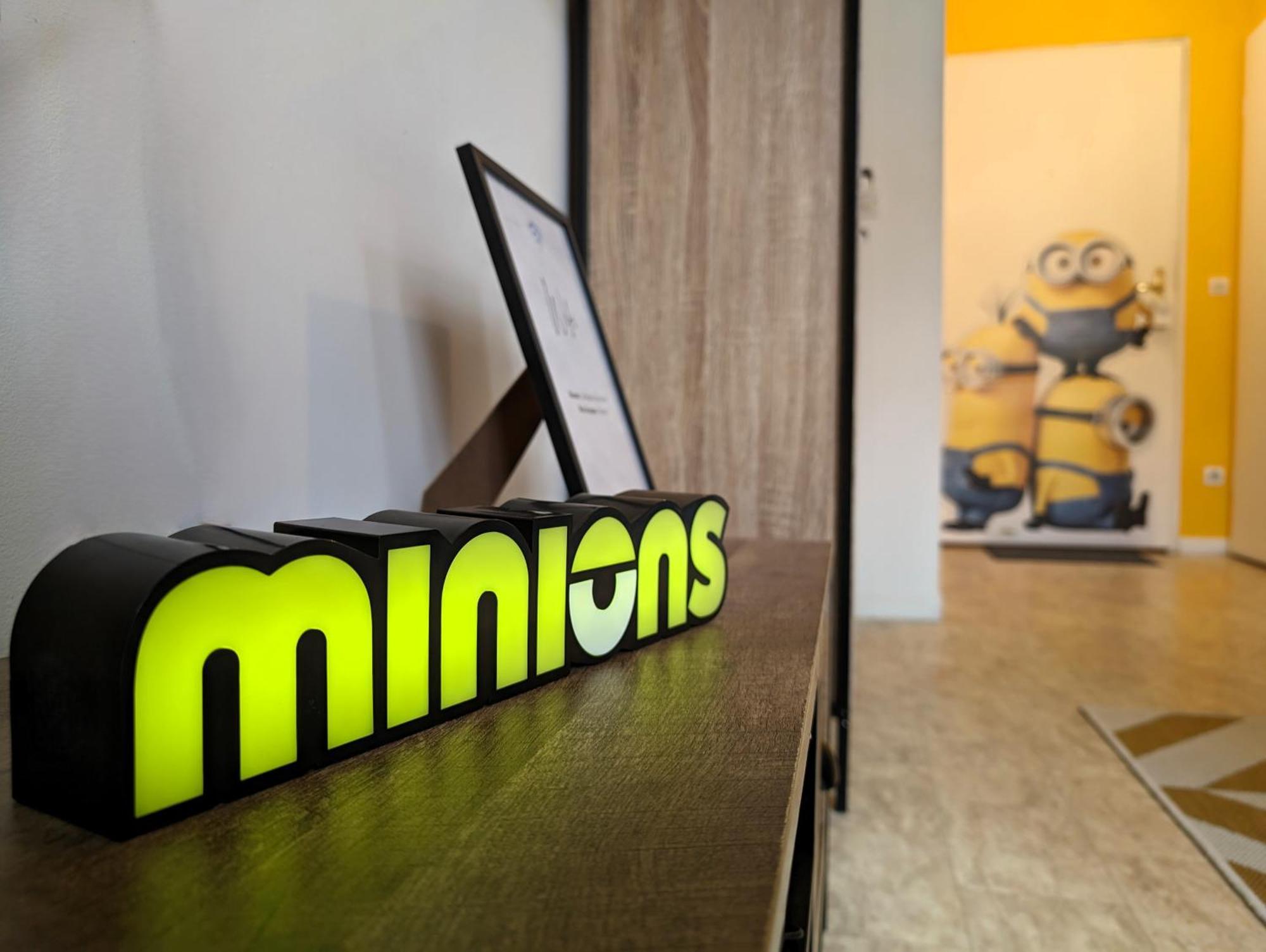 Le Repaire Des Minions - 10' Disney - Familial บายญี-โรแม็งวีเญร์ ภายนอก รูปภาพ