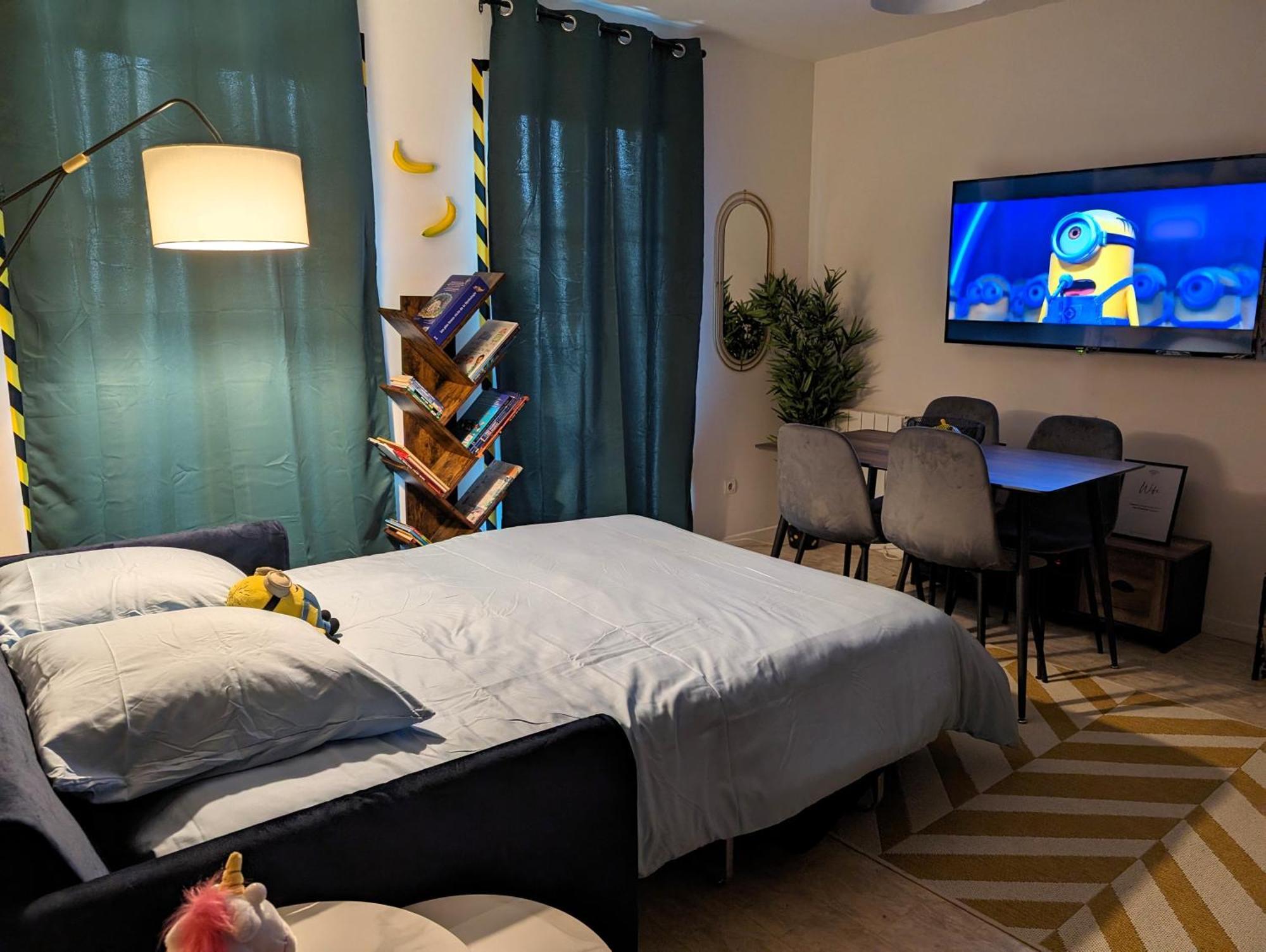 Le Repaire Des Minions - 10' Disney - Familial บายญี-โรแม็งวีเญร์ ภายนอก รูปภาพ